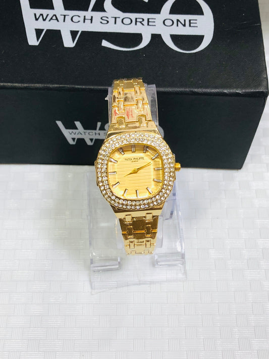 Petek philip female watch golden
