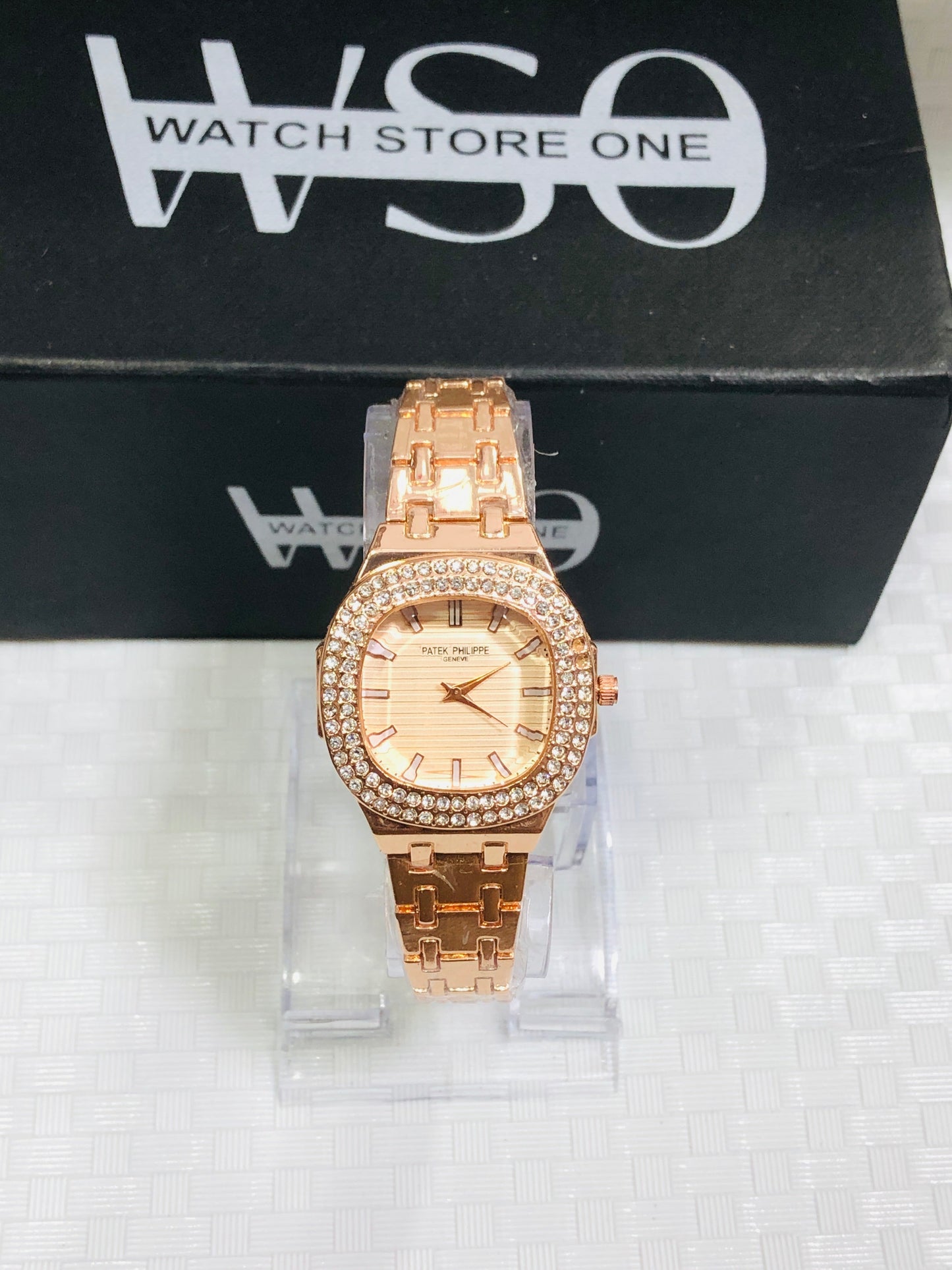 petek philip female Rose gold watch