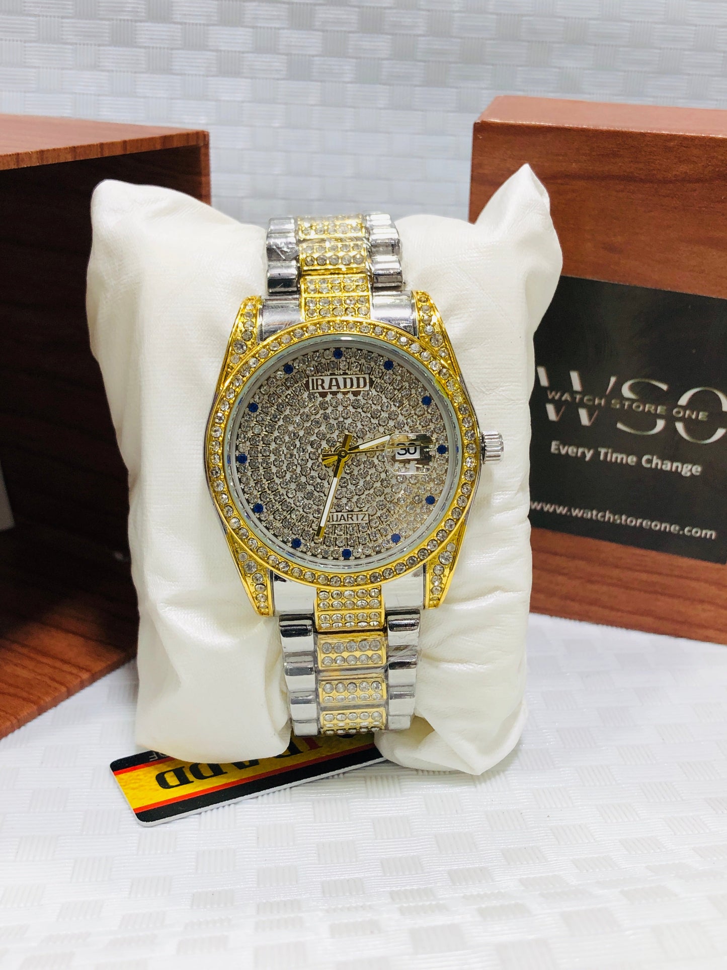 Luxury Tow Tone Iced-Out Men’s Wrist Watch – Fully Diamond-Styled Quartz Timepiece 💯% water proof