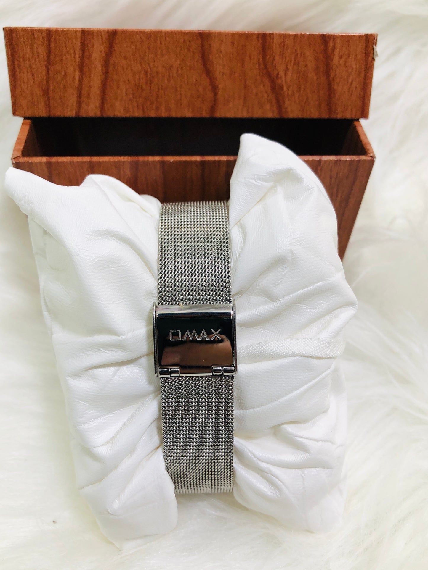 omax women luxury watches