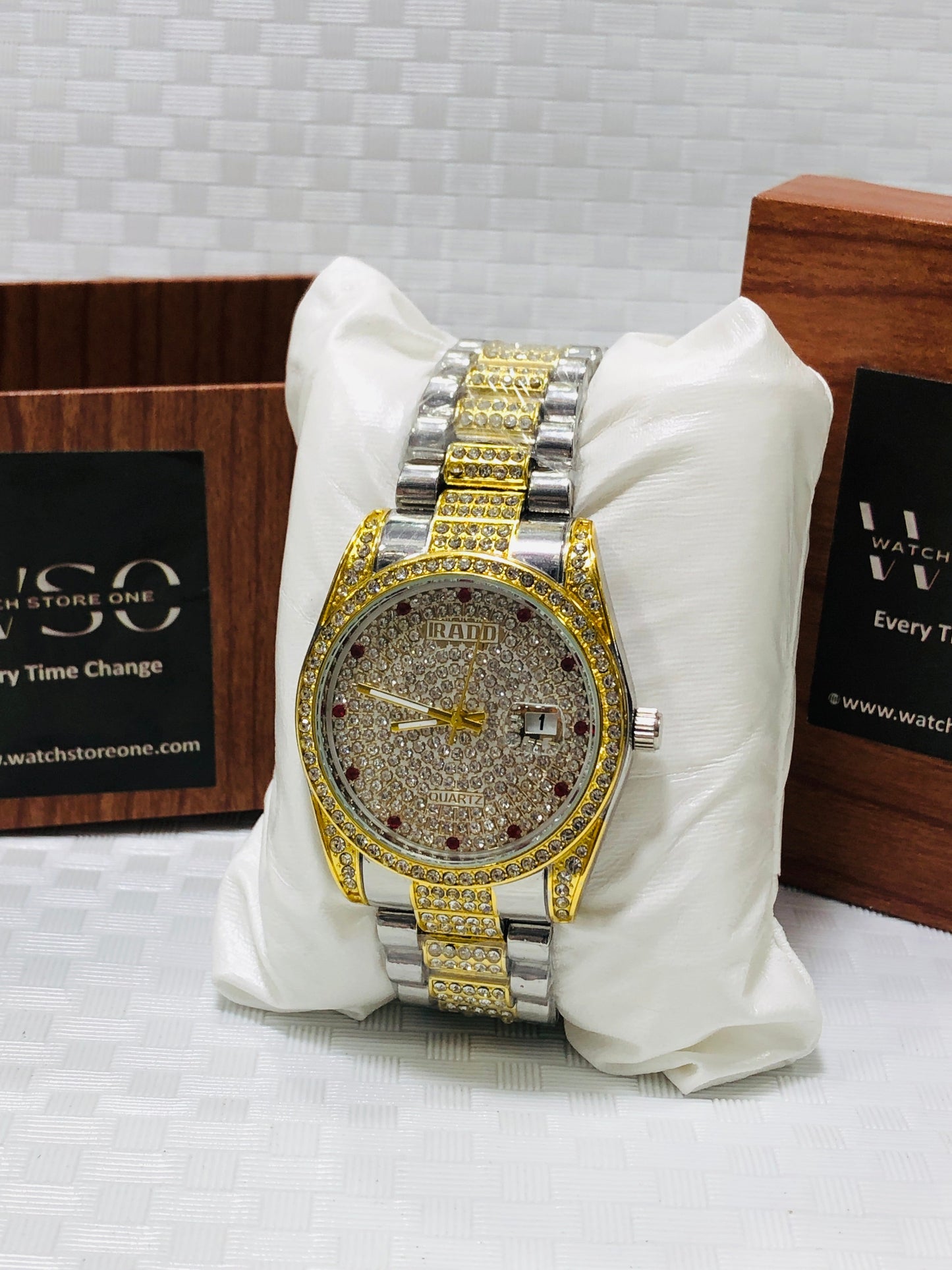 Luxury Tow Tone Iced-Out Men’s Wrist Watch – Fully Diamond-Styled Quartz Timepiece 💯% water proof